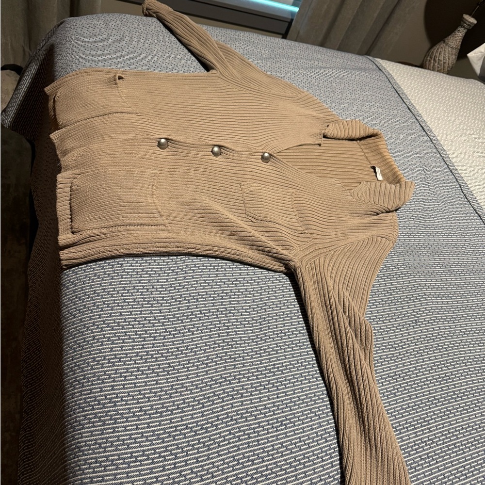 Beautiful Italian knit sweater.